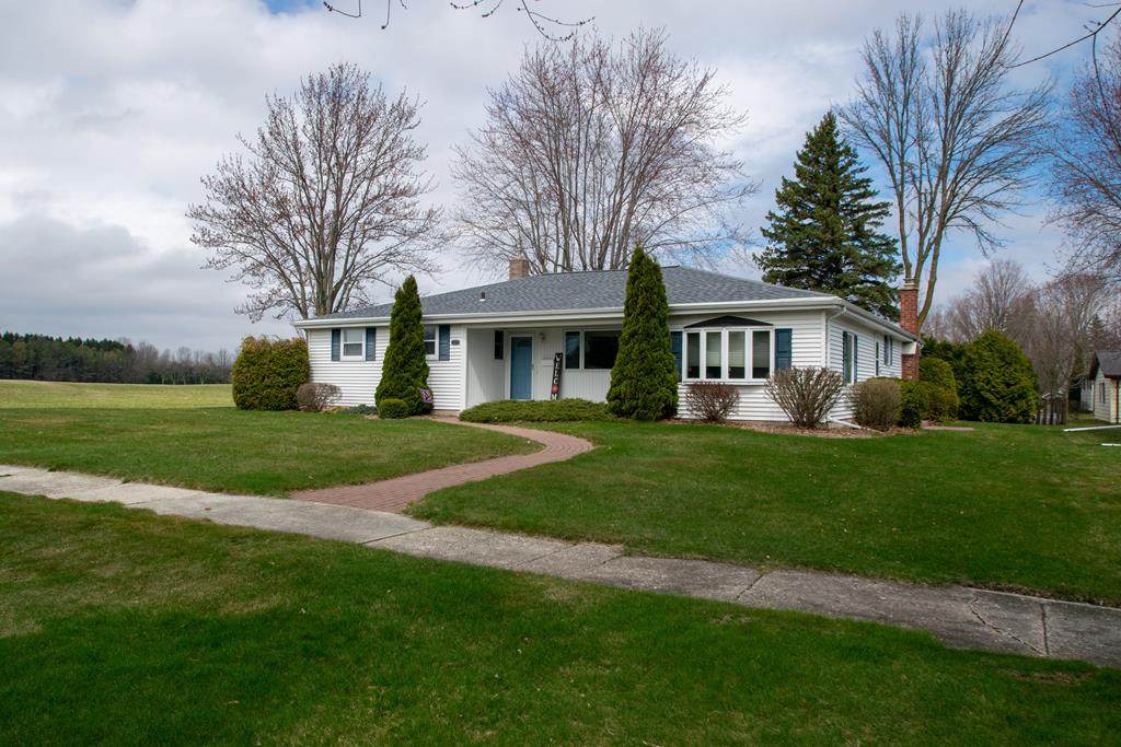 1529 Clark St - Photo 1