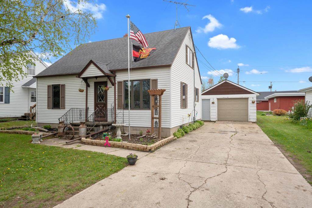 1006 Adams St - Photo 1