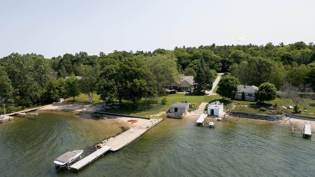3833 Bay Shore Dr - Photo 1