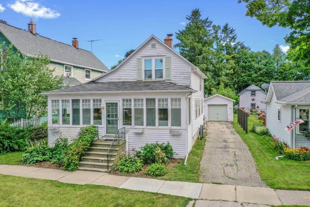 418 Rose St - Photo 1