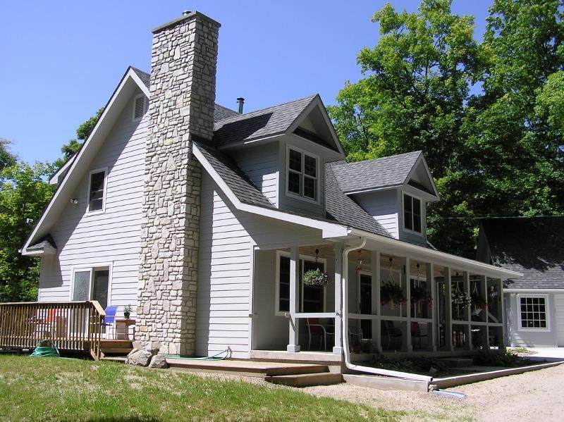 203 Hemlock Dr - Photo 1