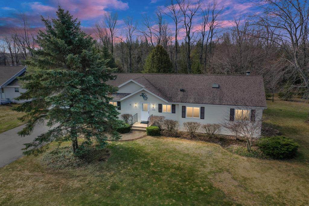 2433 Cherrywood Ln - Photo 1
