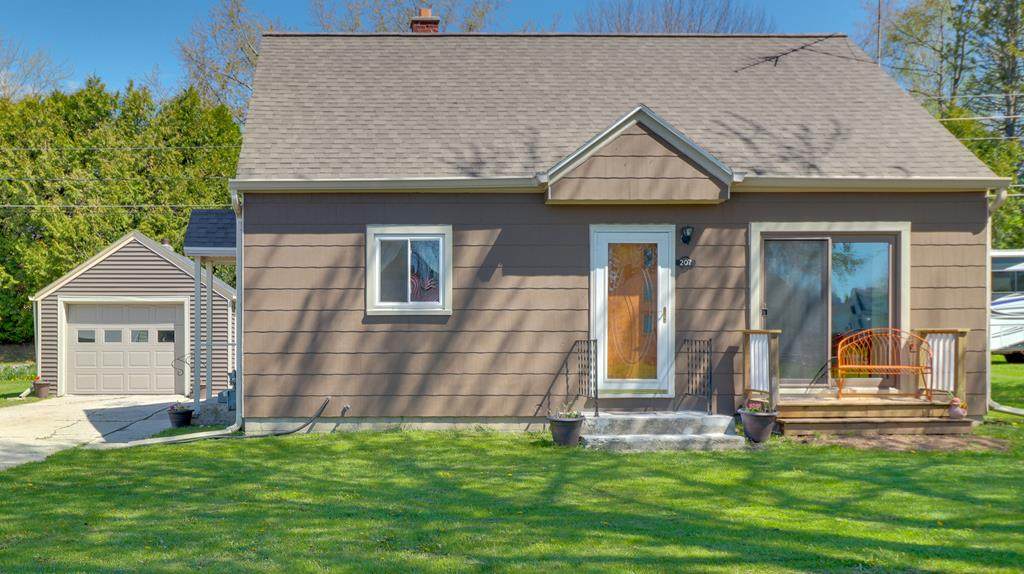 207 Stassen St - Photo 1