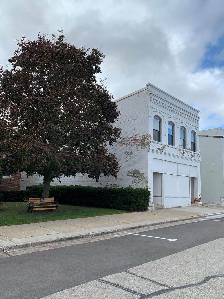 339 Louisiana St - Photo 1