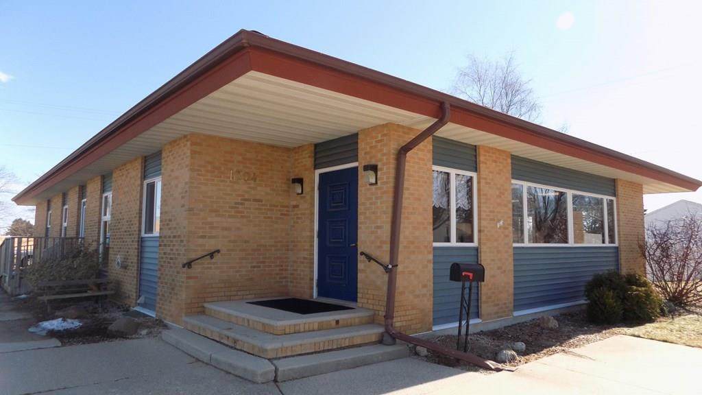 1304 1st St - Photo 1