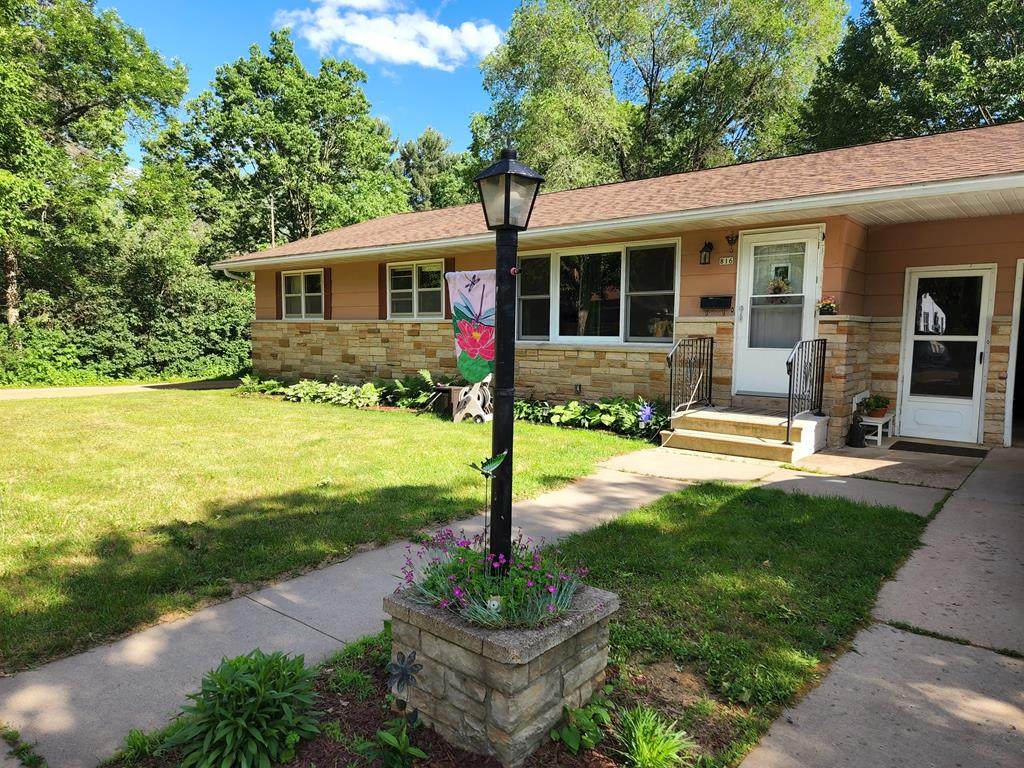 816 W 4th St - Photo 1