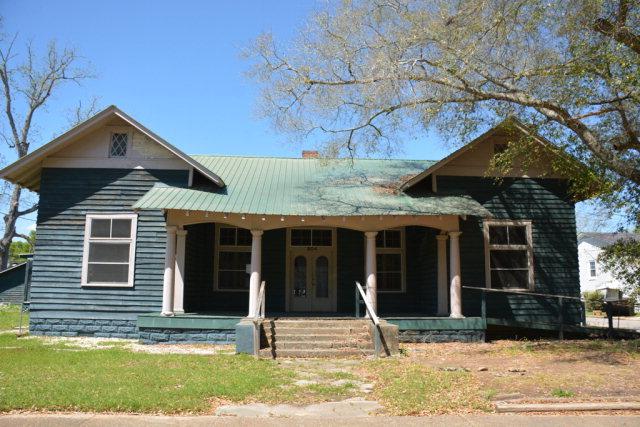 804 Davis Street - Photo 1