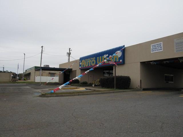 2855 Main St - Photo 1
