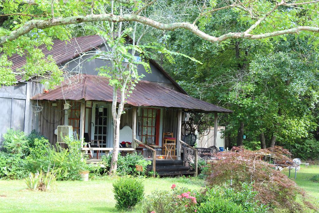 206 Sunrise Drive - Photo 1