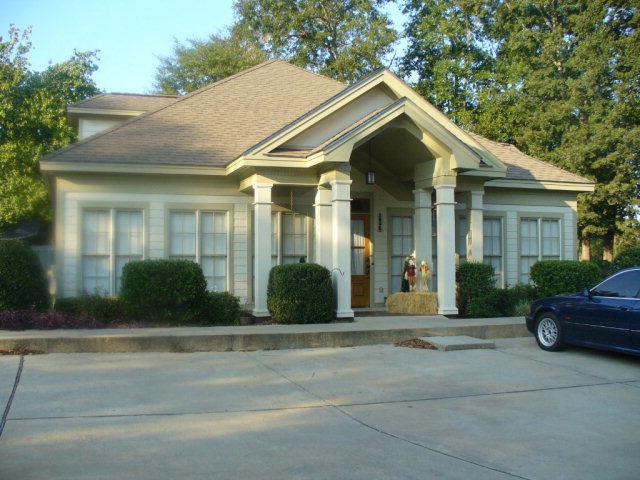 502 Whatley Dr - Photo 1