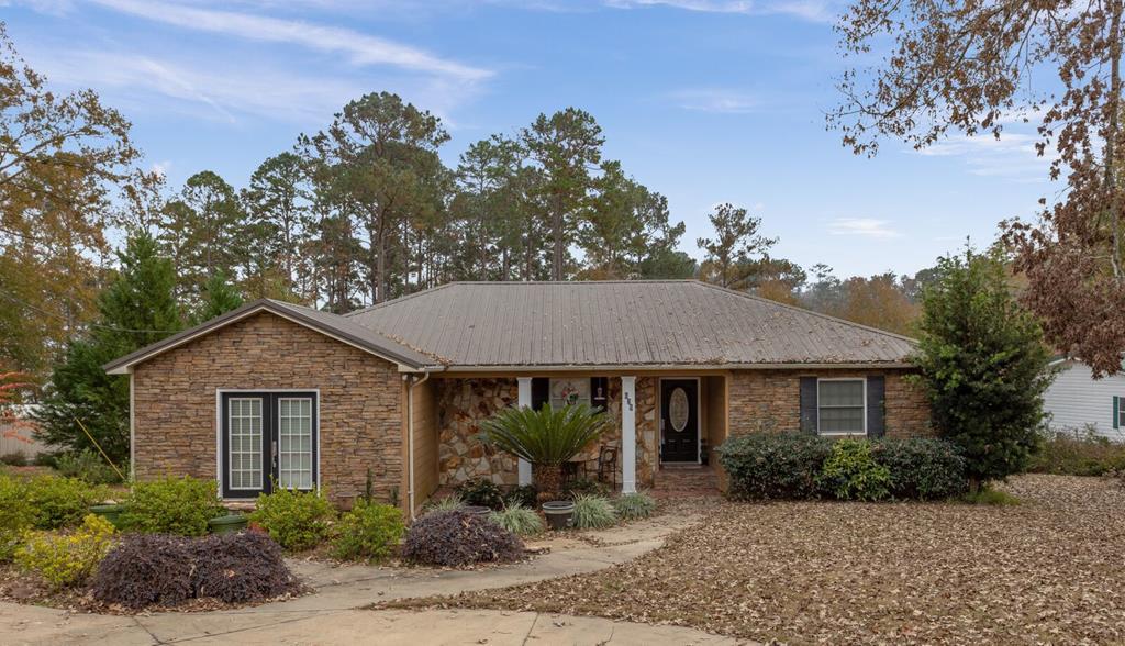639 Holiday Drive - Photo 1