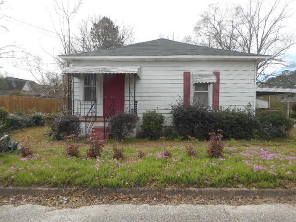 306 Oak St. - Photo 1