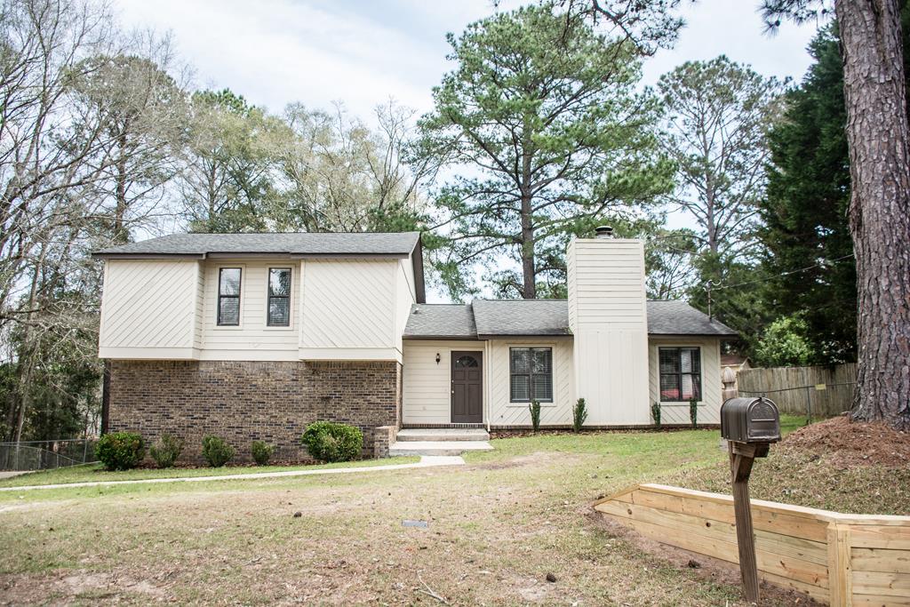 202 Arapaho Court - Photo 1