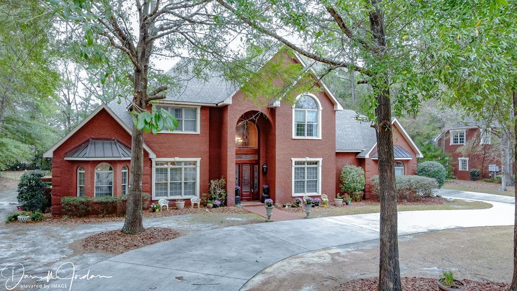 141 Club Way - Photo 1