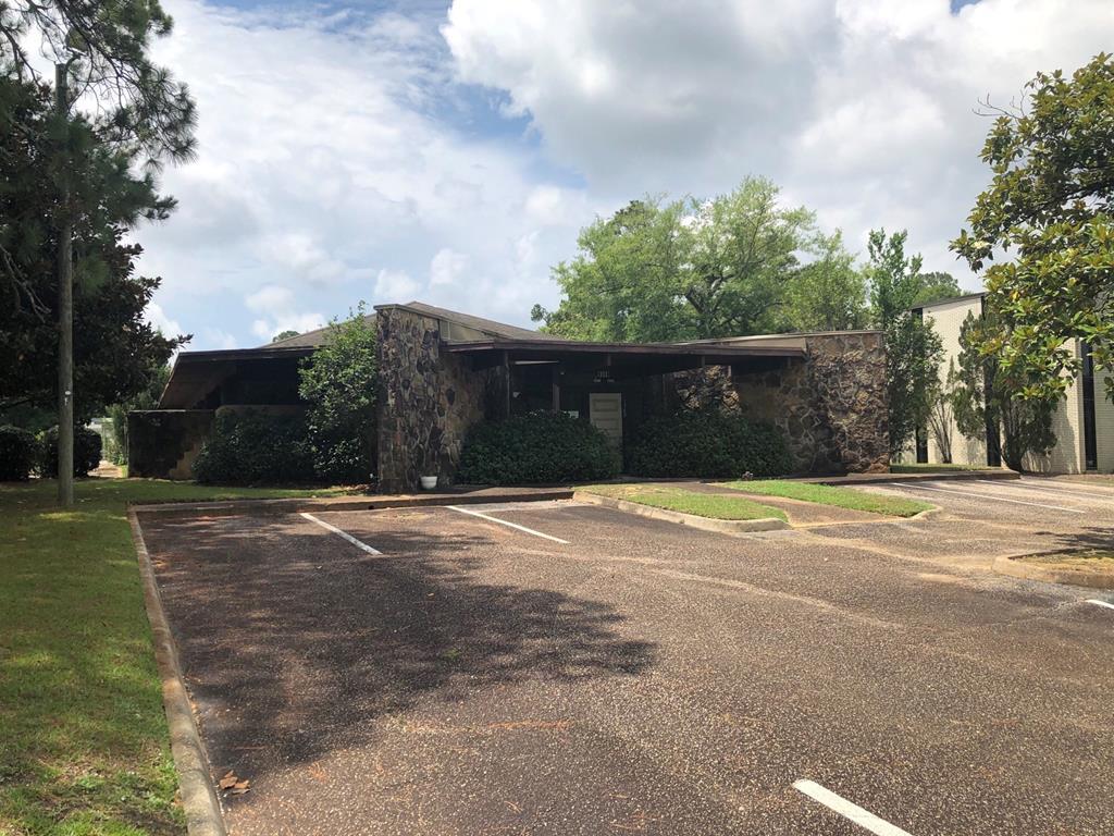 1369 W Main - Photo 1