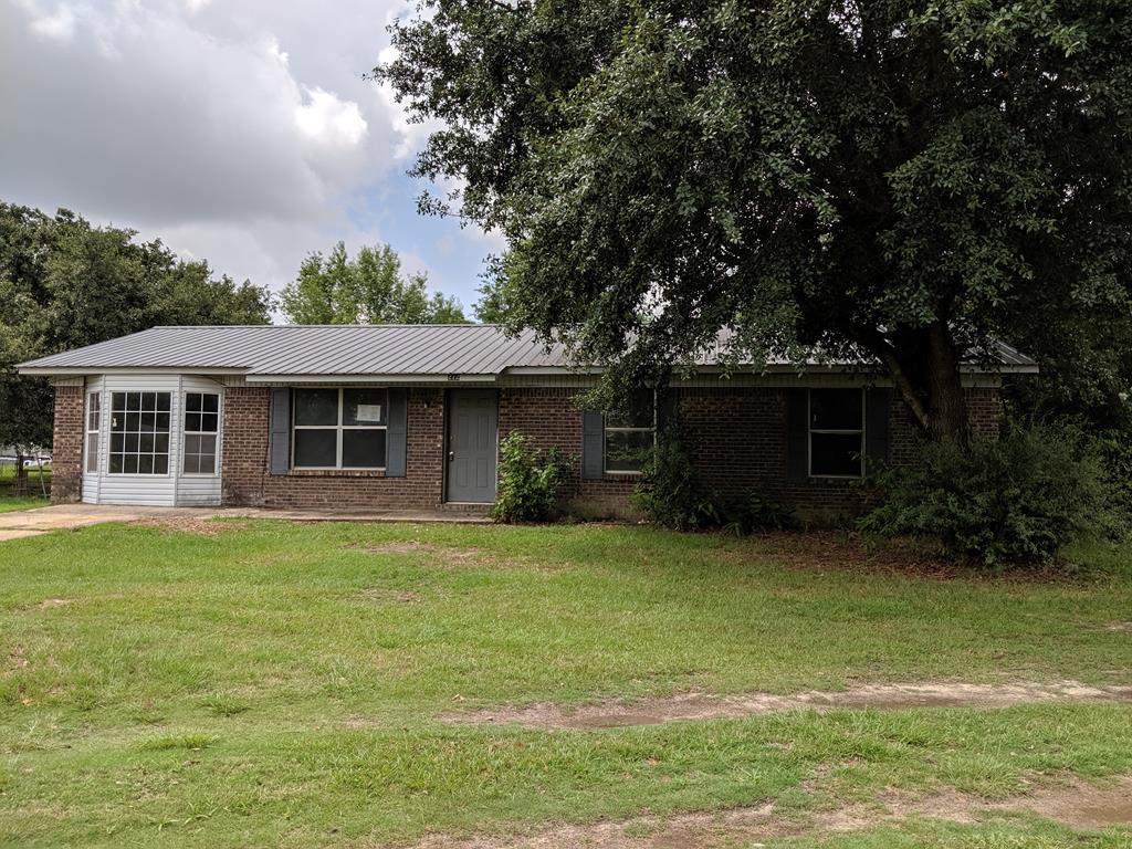 272 Hickory Court - Photo 1