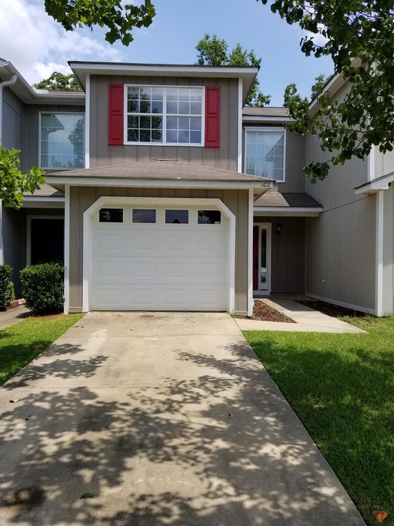102 Commons Drive - Photo 1