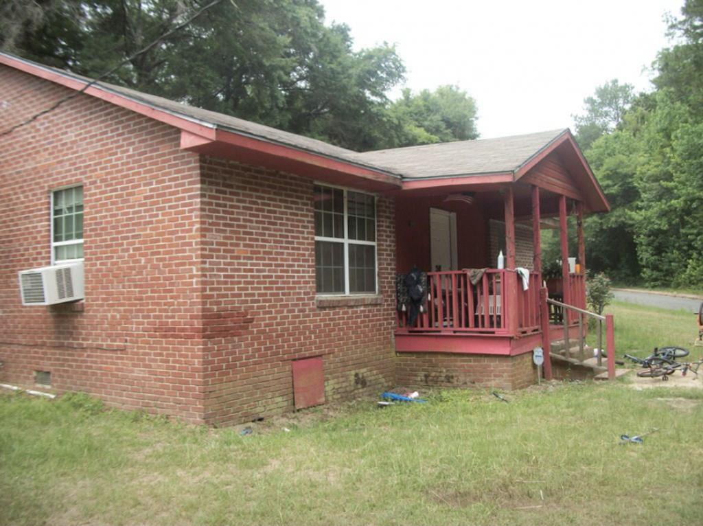 234 Pecan St - Photo 1
