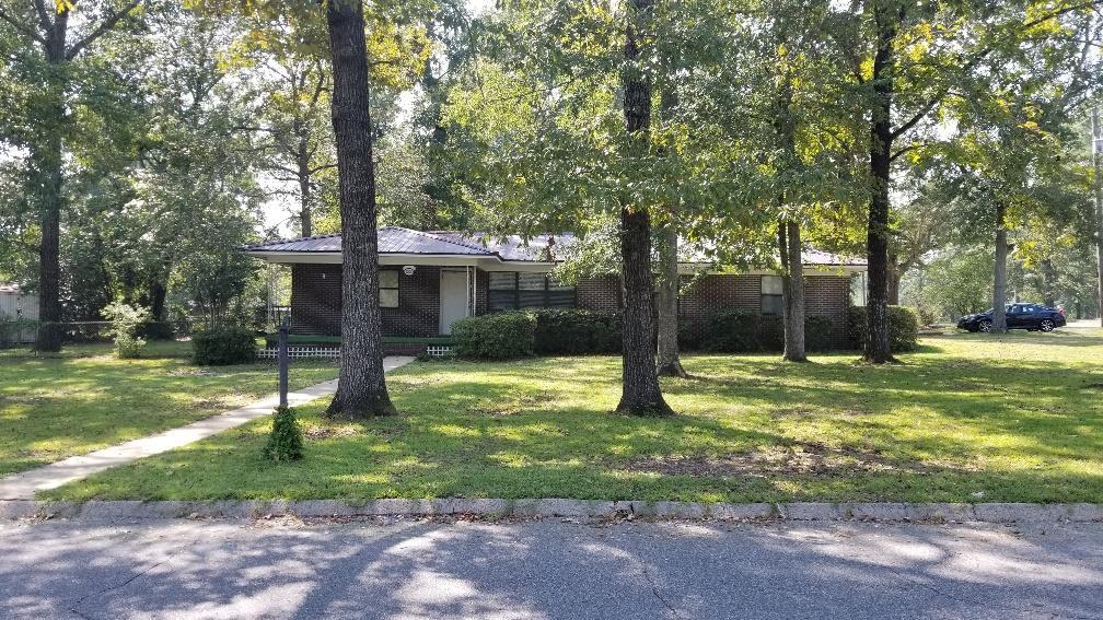1000 Fairlane Dr - Photo 1