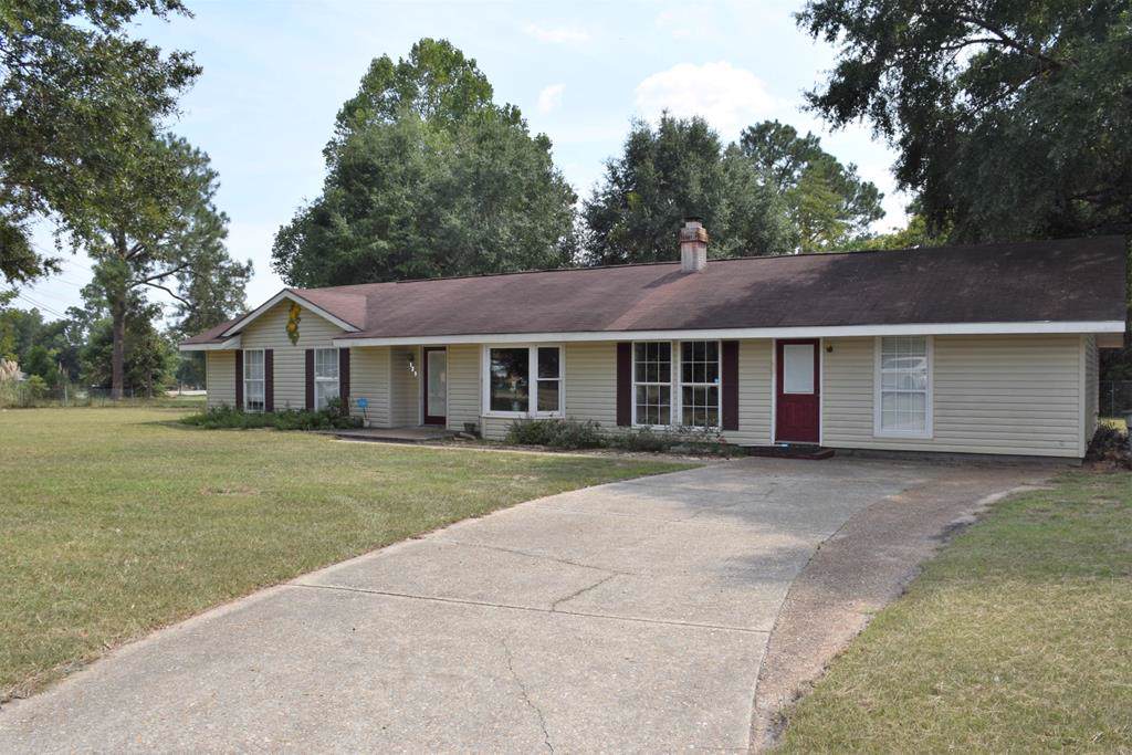 123 Alberta Drive - Photo 1