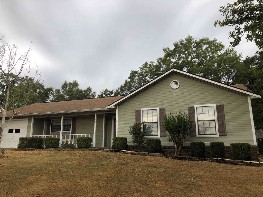 501 Farfield Drive - Photo 1