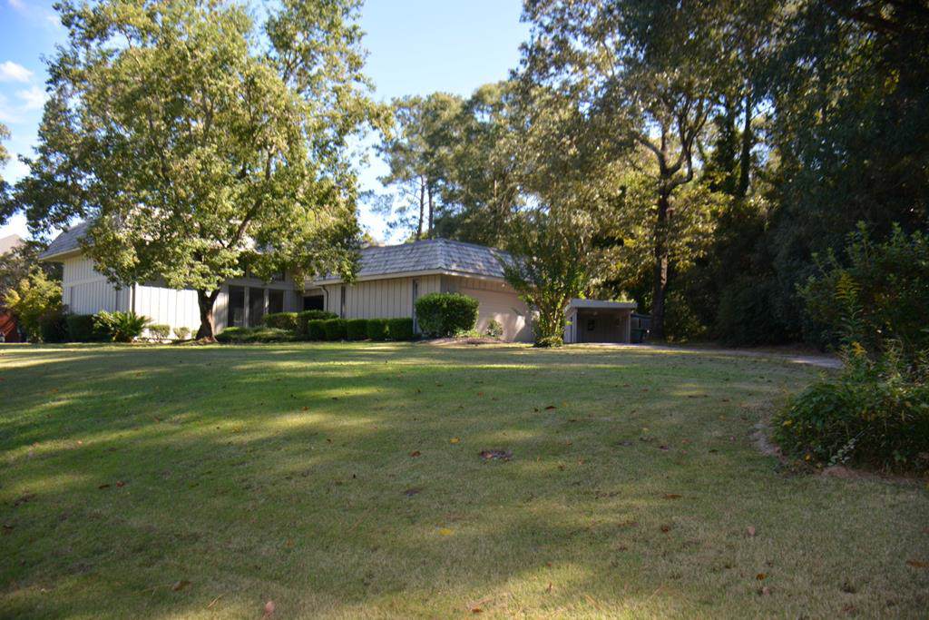 302 Lakewood Drive - Photo 1
