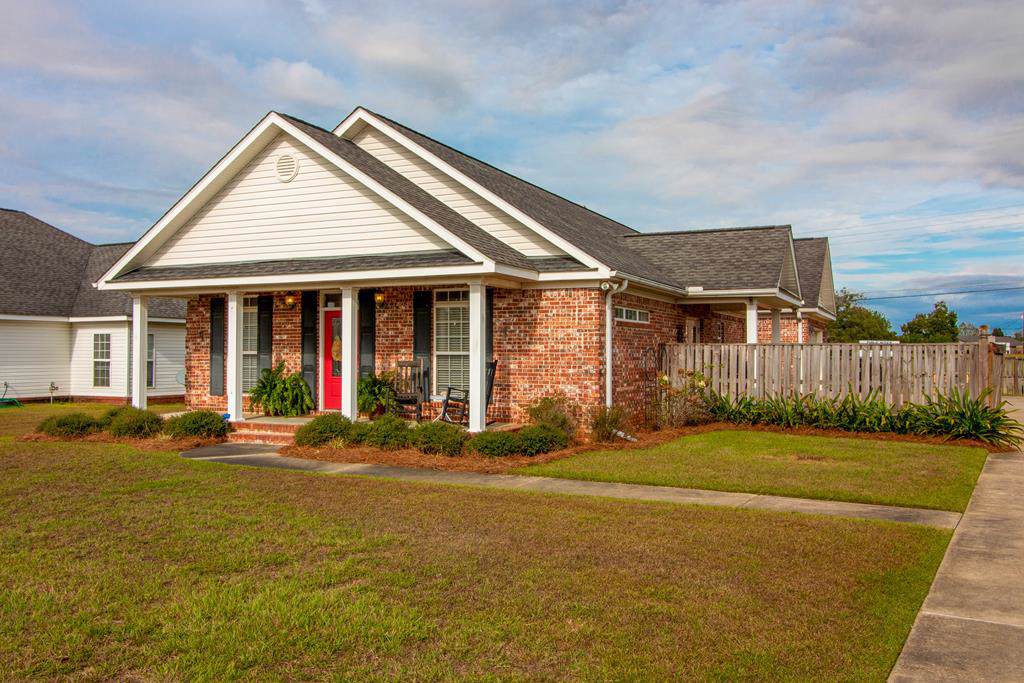 104 Sweetwater Drive - Photo 1