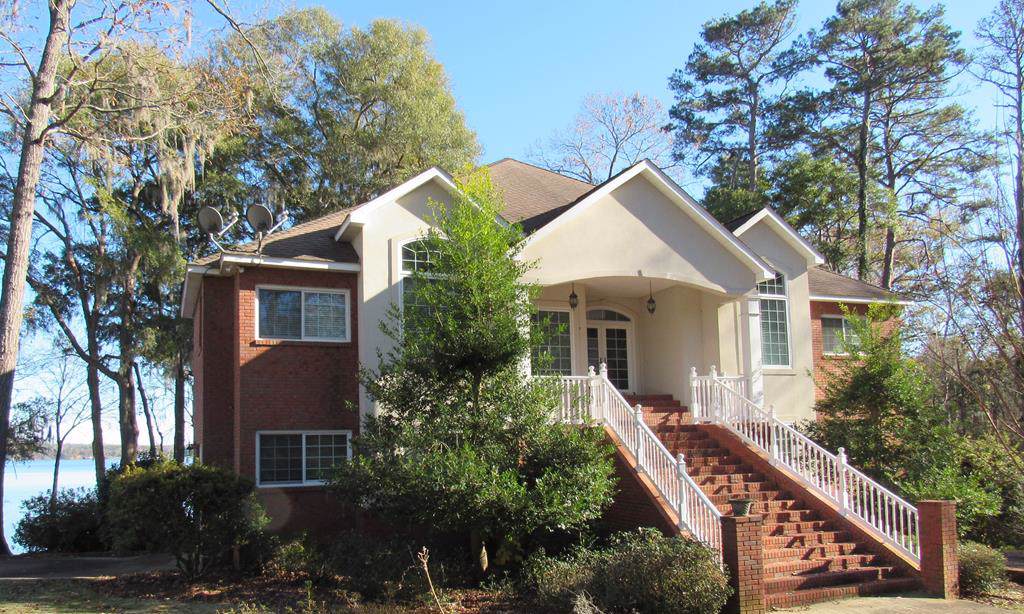 179 Robert E Lee Way - Photo 1