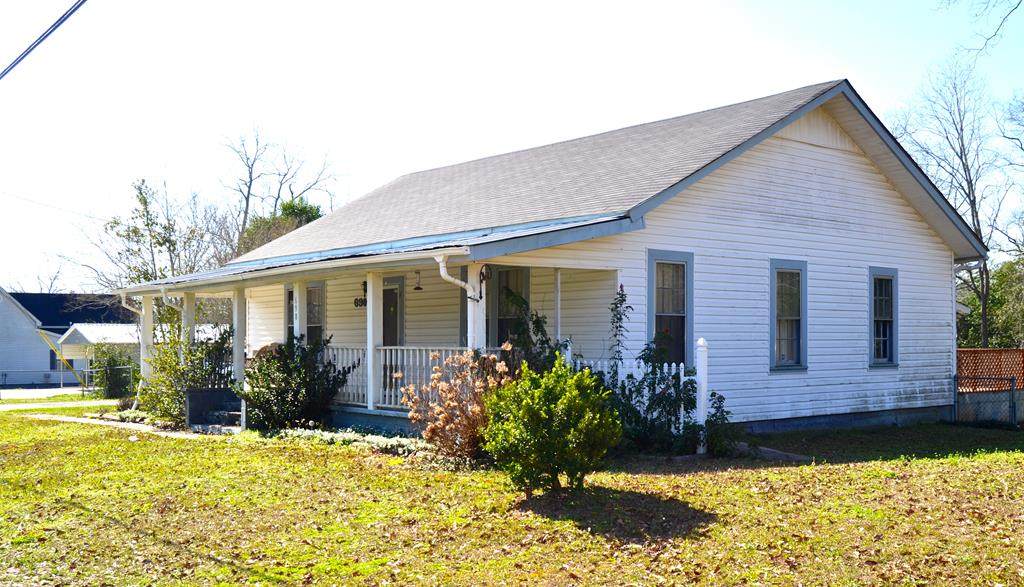 690 Bellwood - Photo 1