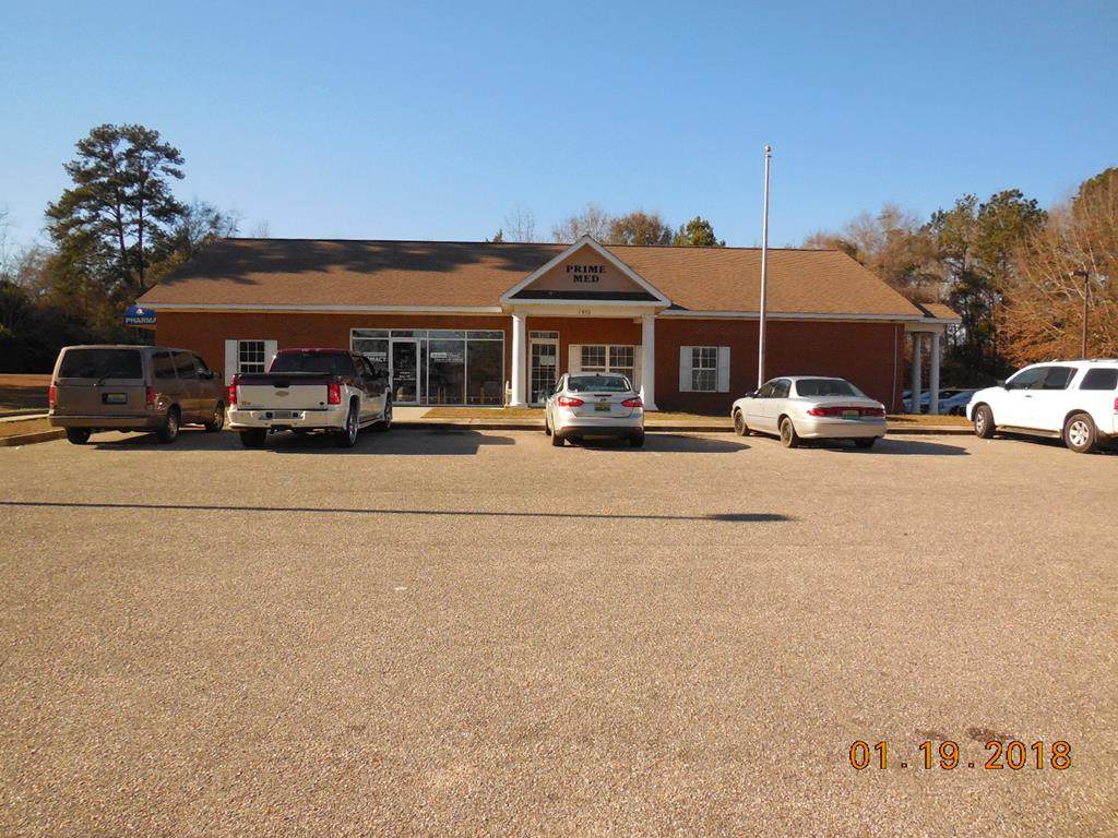 1970 Andrews Avenue - Photo 1