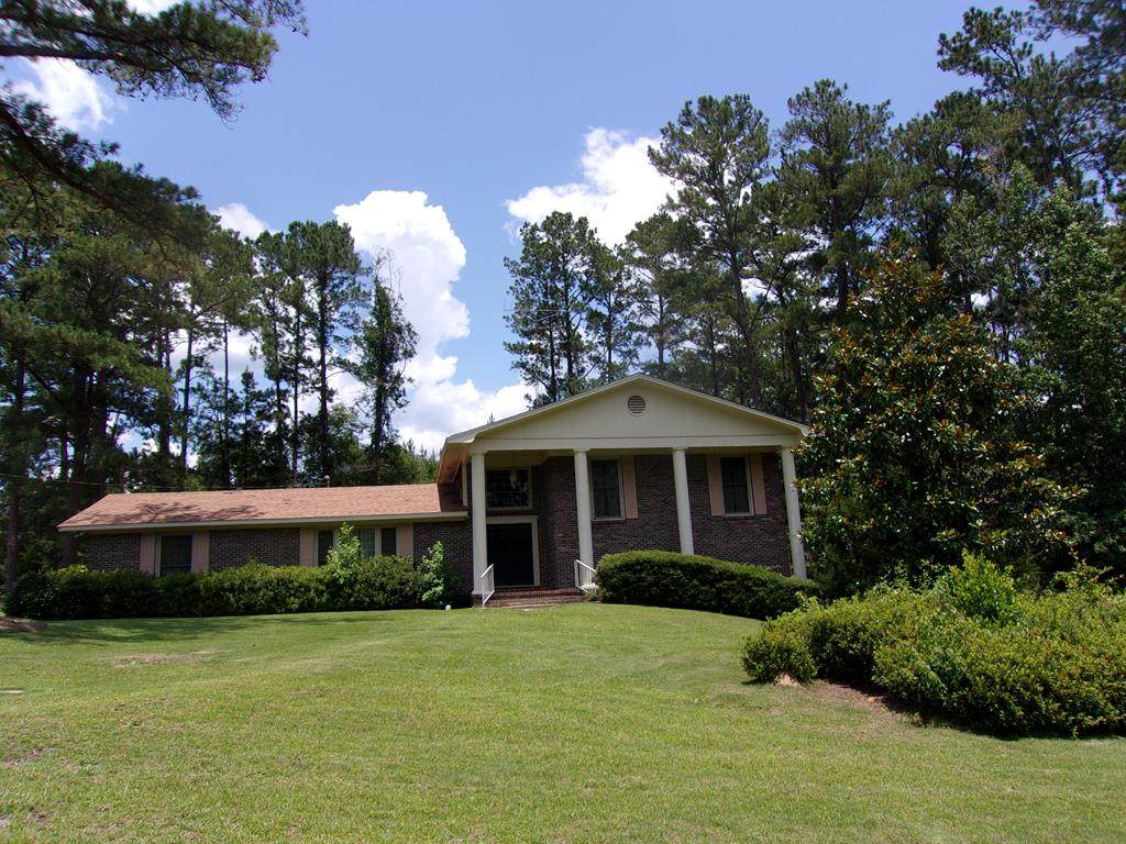 1556 Seminole Circle - Photo 1