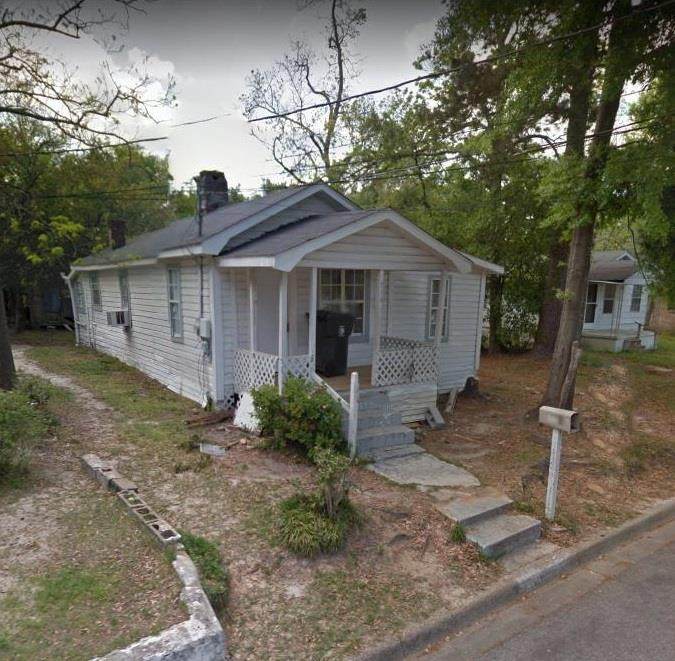 719 Hutchins - Photo 1