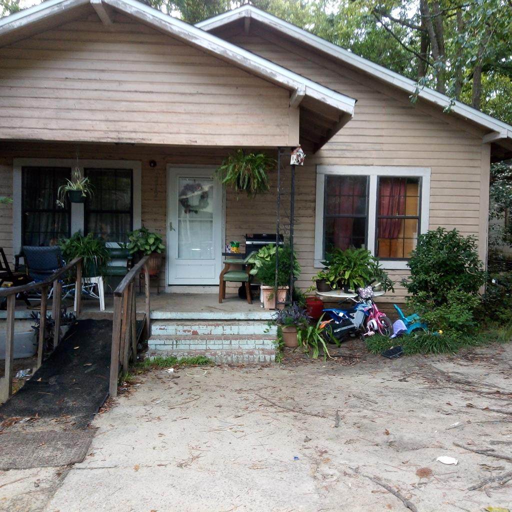 212 Blackshear St. - Photo 1