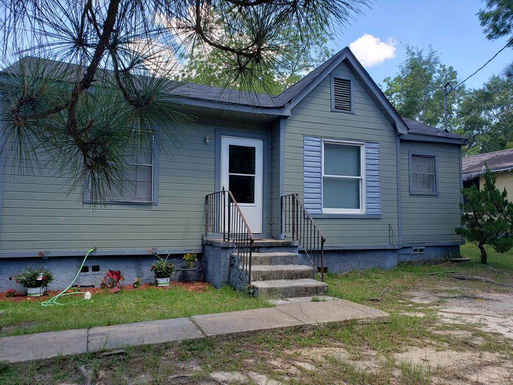 910 Sunset Drive - Photo 1