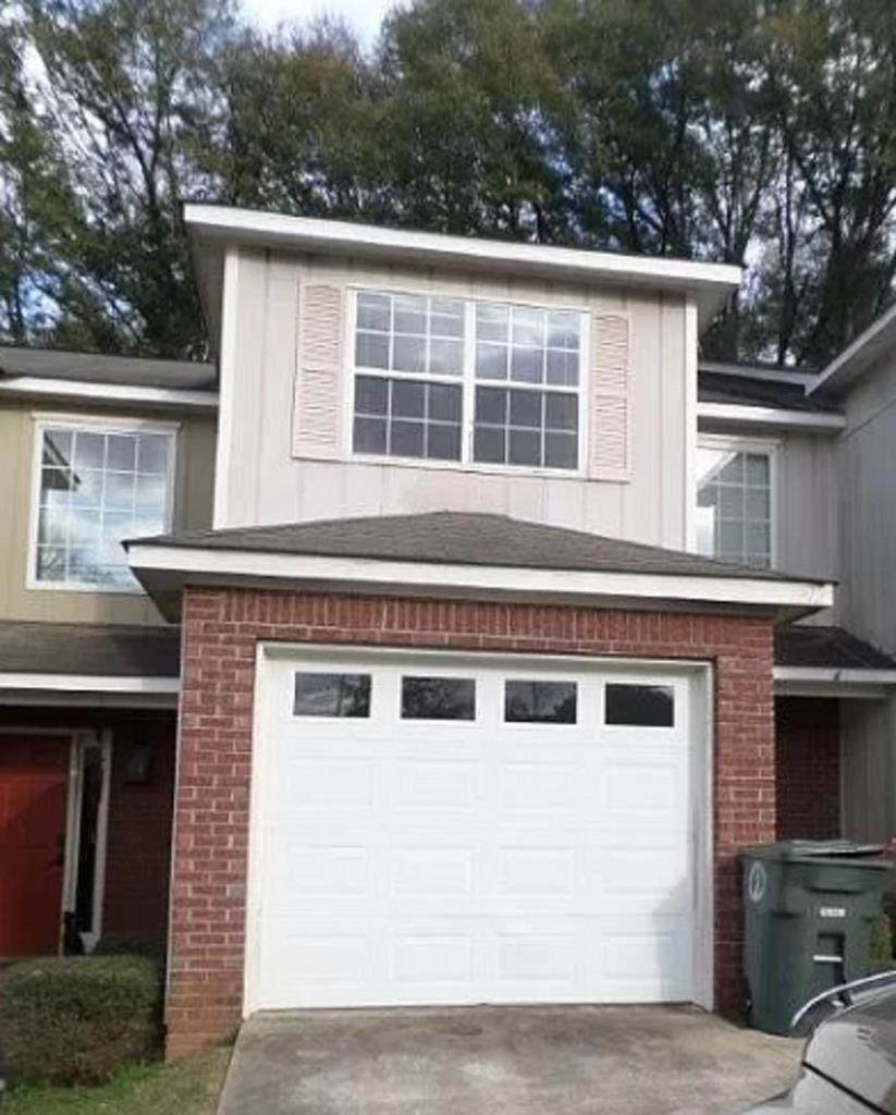 212 Ridgeway Drive - Photo 1