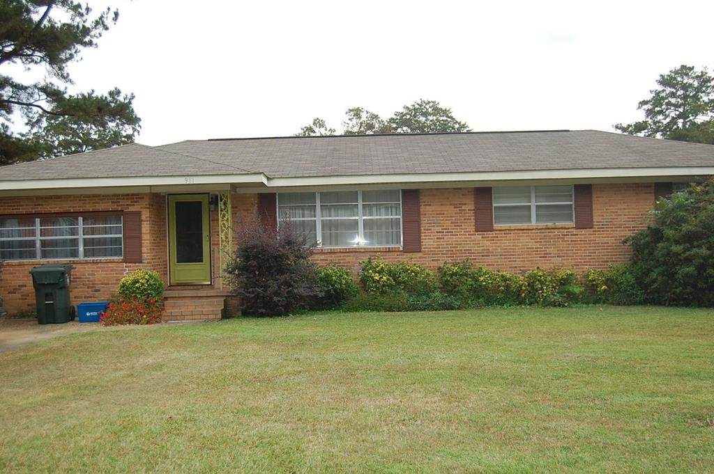 911 Deborah - Photo 1