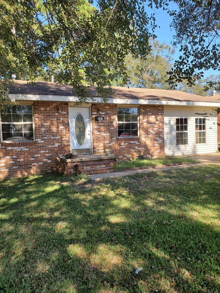 511 Moss - Photo 1