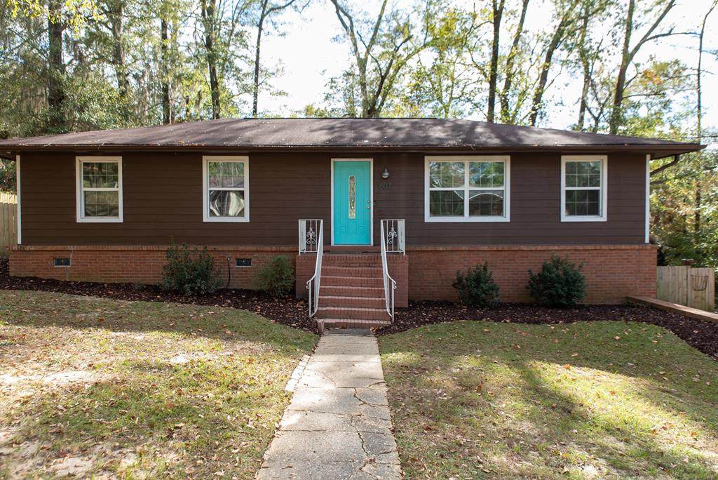607 Pine Avenue - Photo 1