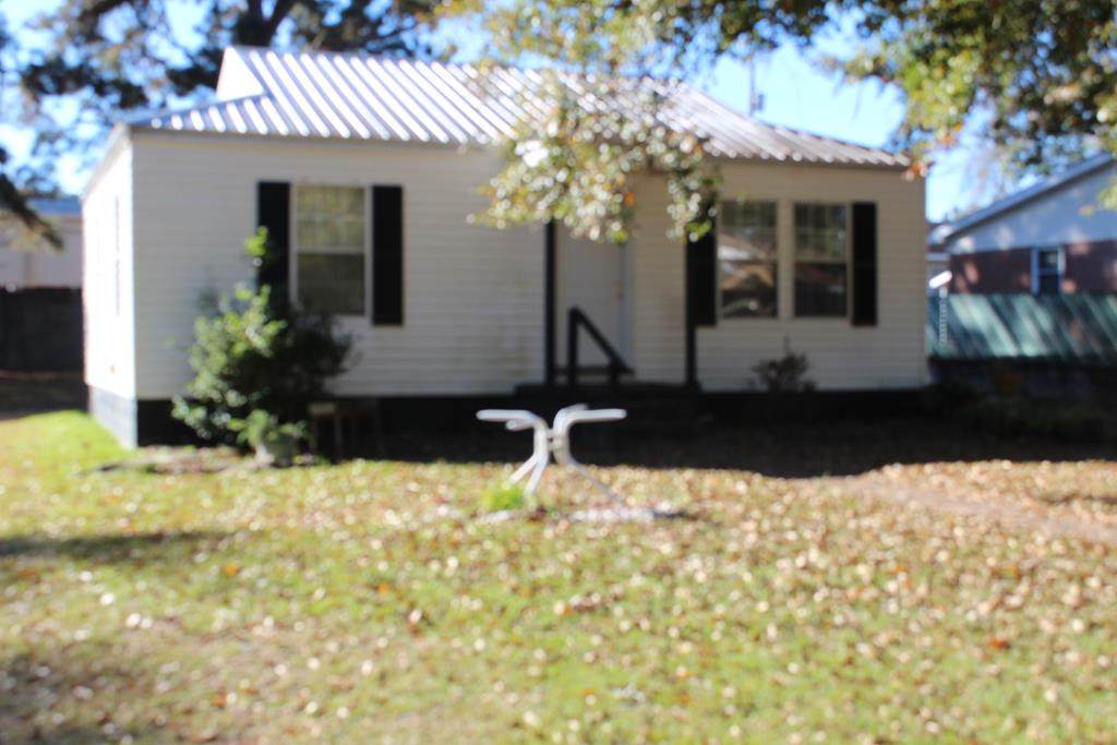1105 Seminole Drive - Photo 1