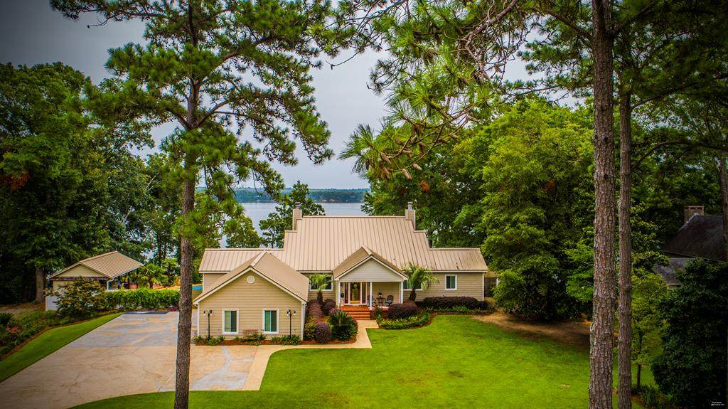 410 Woodlawn Drive - Photo 1