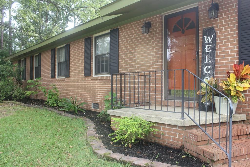 702 Pinecrest Drive - Photo 1