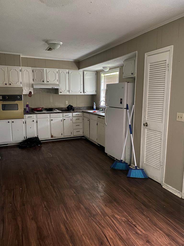 7938 Hwy 87 - Photo 1
