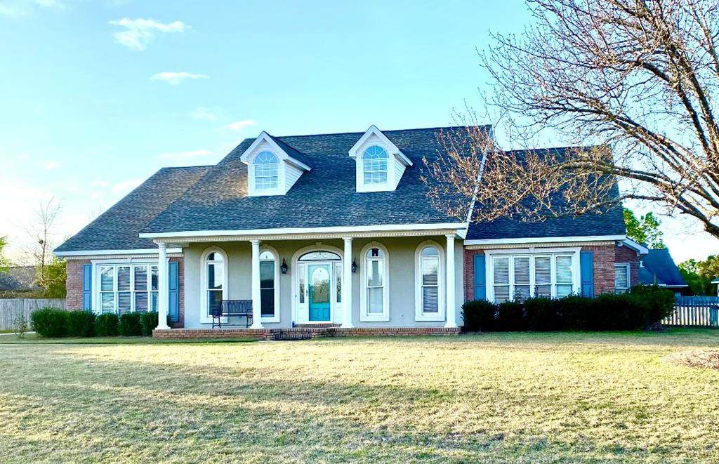 303 Inverness Drive - Photo 1