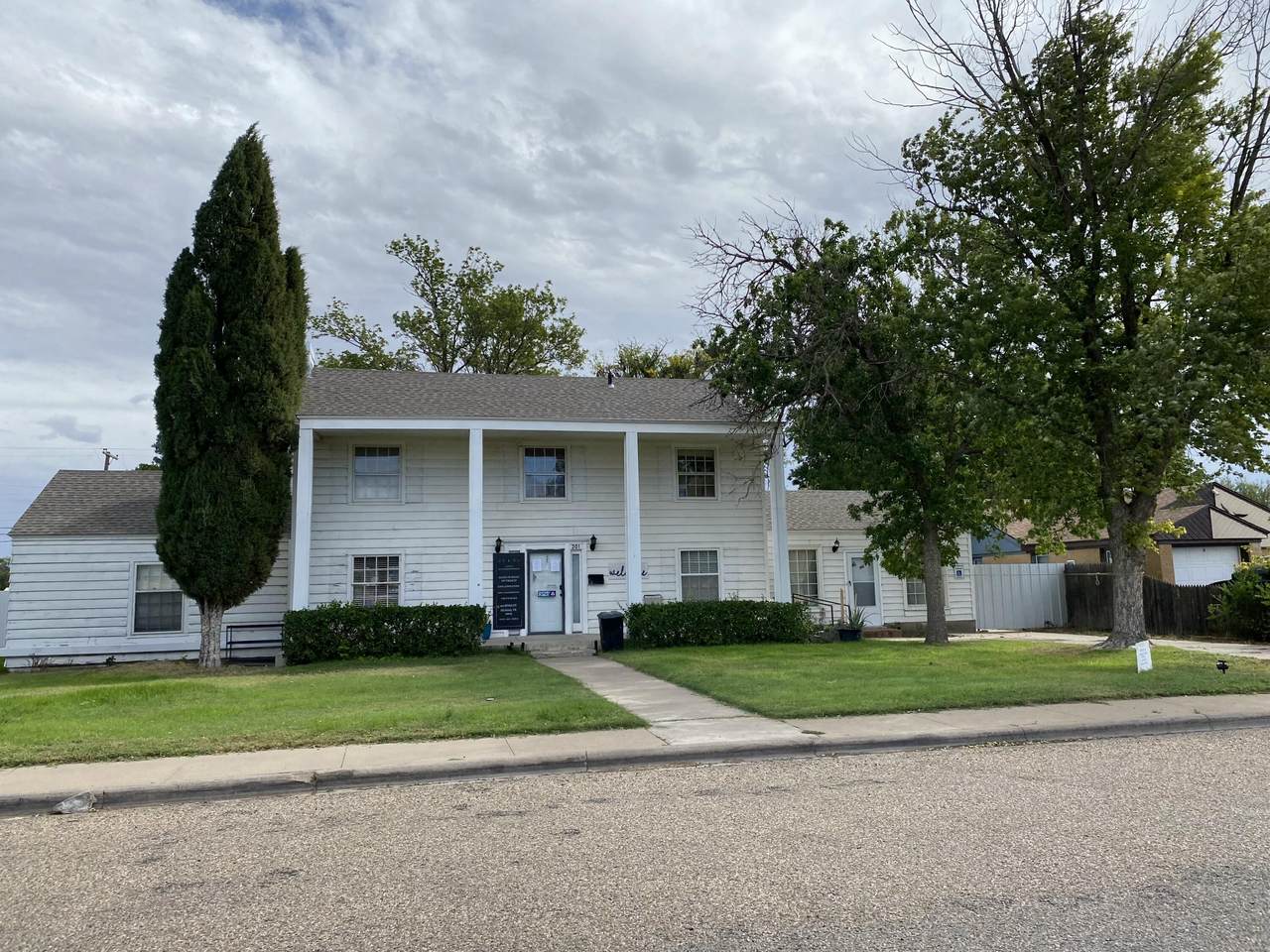 201 Binkley Ave - Photo 1