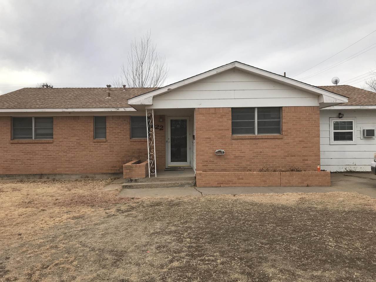 822 Morton Ave - Photo 1