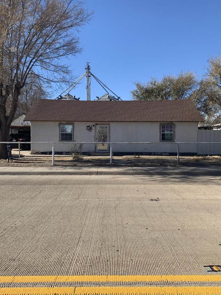 611 Poplar St - Photo 1