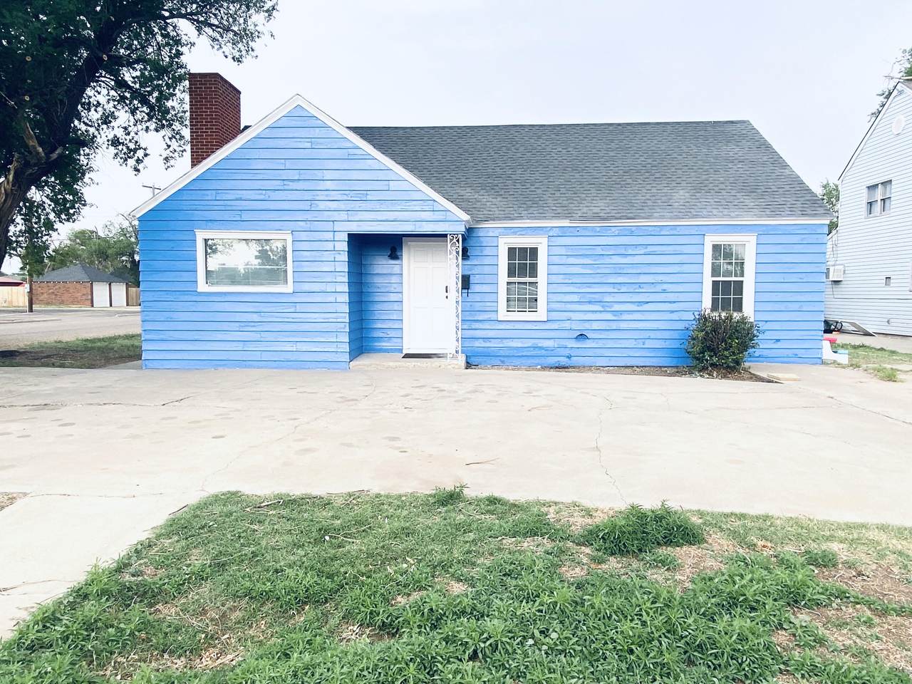 501 Binkley Ave - Photo 1