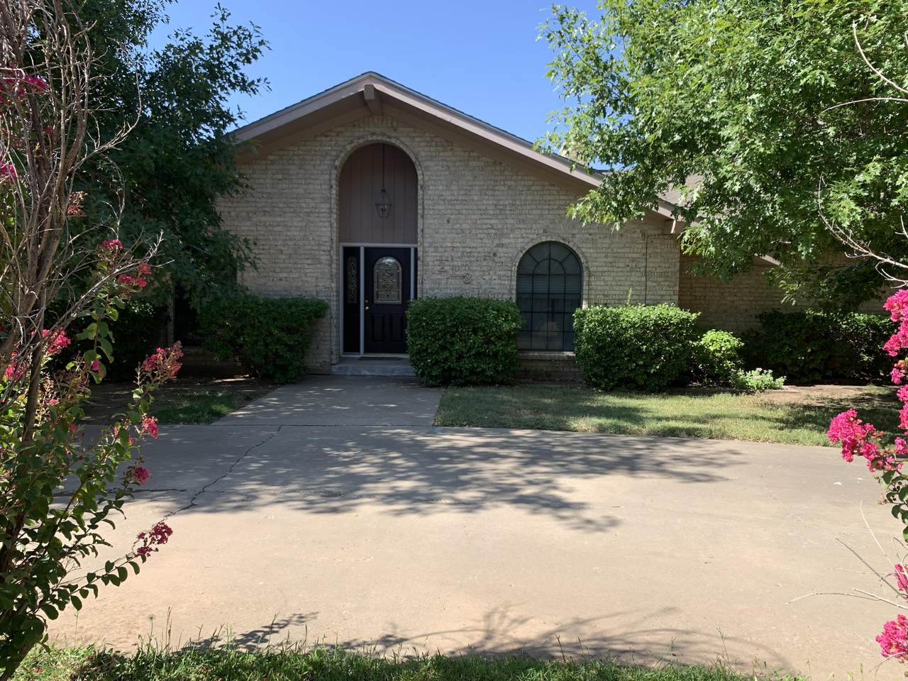 213 Carson - Photo 1