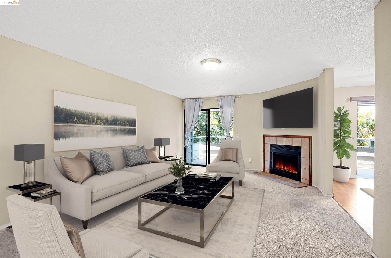 2077 Washington Ave - Photo 1
