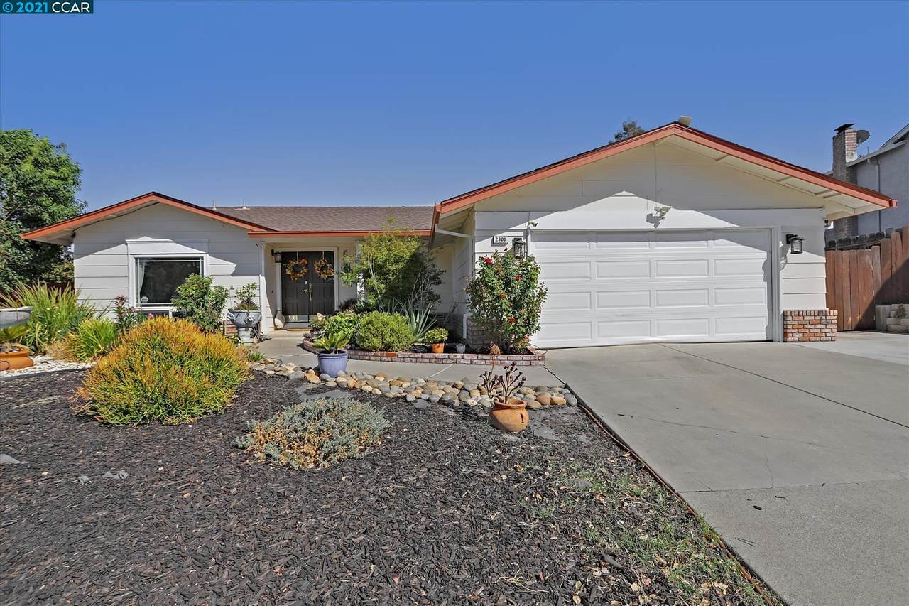 2301 Foothill Dr - Photo 1